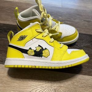 Jordan 1 Mid - Kids size 10c